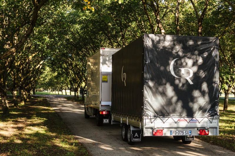 Tables rondes extérieur mariage